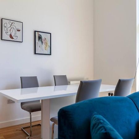 Stunning New 3 Bdr Duplex Wbalcony, East London Apartamento Exterior foto