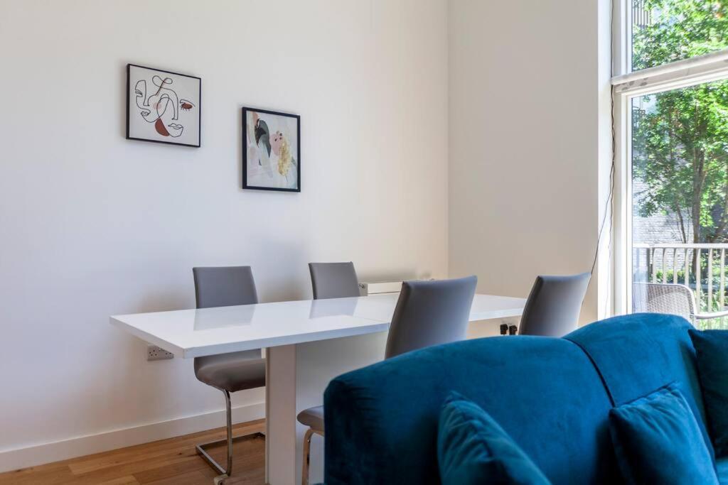 Stunning New 3 Bdr Duplex Wbalcony, East London Apartamento Exterior foto