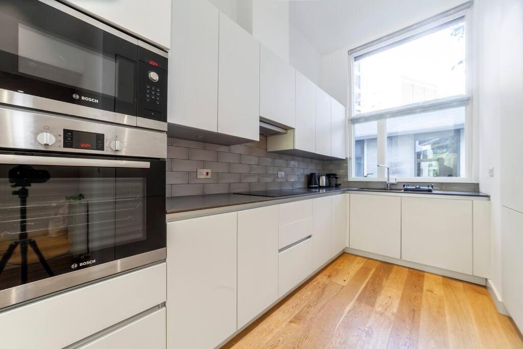 Stunning New 3 Bdr Duplex Wbalcony, East London Apartamento Exterior foto