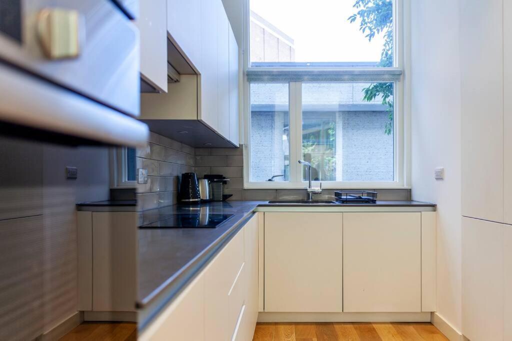 Stunning New 3 Bdr Duplex Wbalcony, East London Apartamento Exterior foto