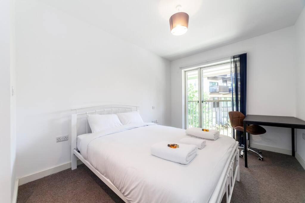 Stunning New 3 Bdr Duplex Wbalcony, East London Apartamento Exterior foto