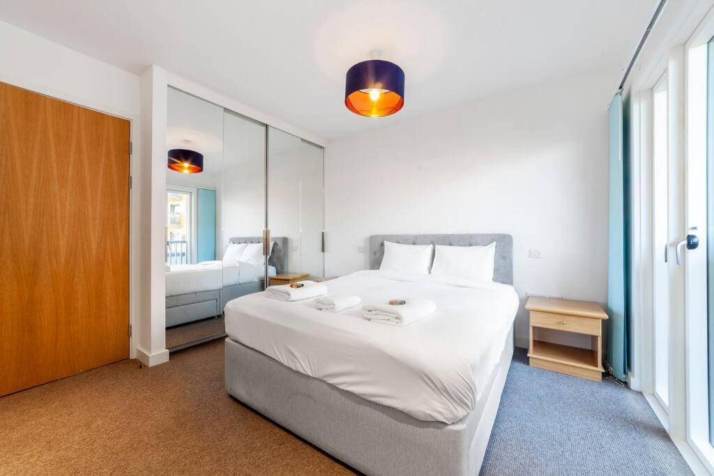 Stunning New 3 Bdr Duplex Wbalcony, East London Apartamento Exterior foto
